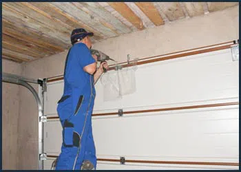 Garage Doors Store Repairs Tuckahoe, NY 914-502-1814 - cont-gdr-door-repair-08m